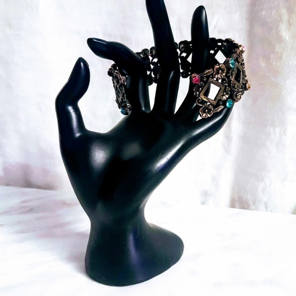 #J8 Floral Design Snap On Bracelet - Picture 2 of 8